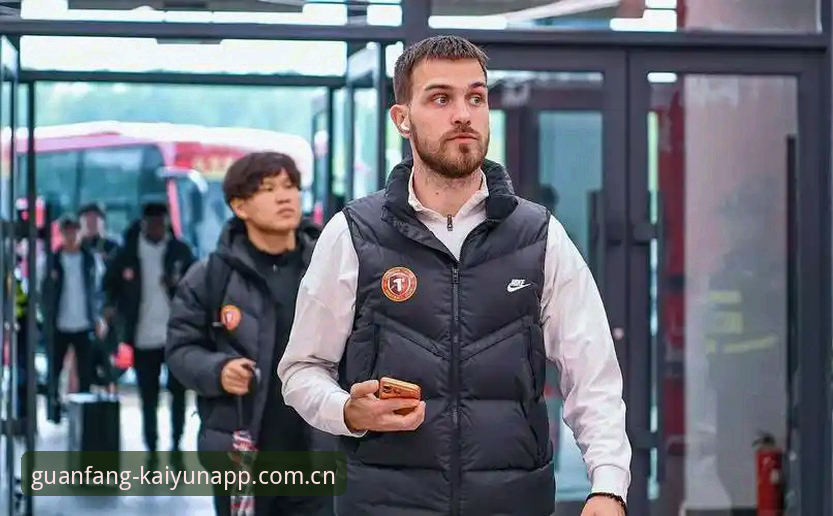 辽宁铁人换帅后战术重组详解：瓦吉奇去留背后的三中卫逻辑
